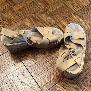 Korkease platform sandals